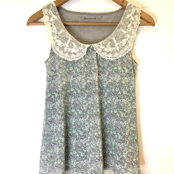 Sweet Laced Tank Top - Picture 2 of 5